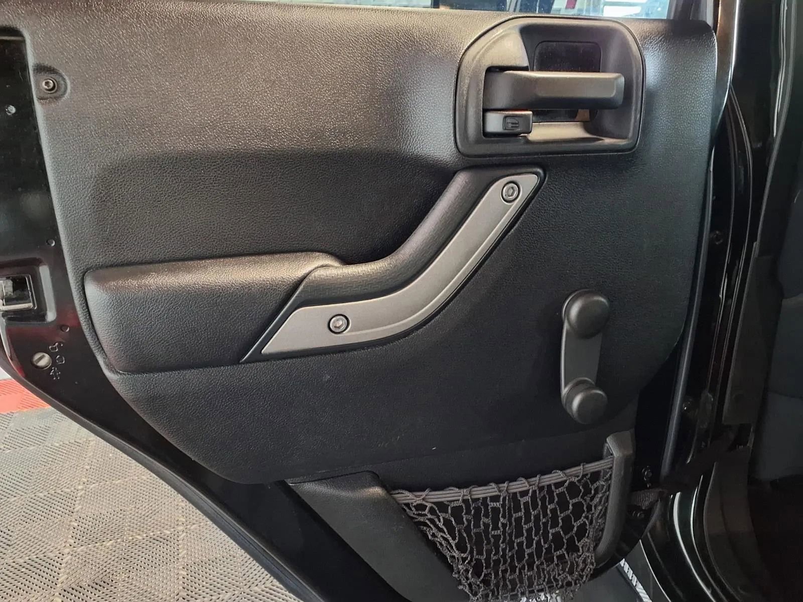 Used 2015 Jeep Wrangler Unlimited Sport w/ Connectivity Group image 13