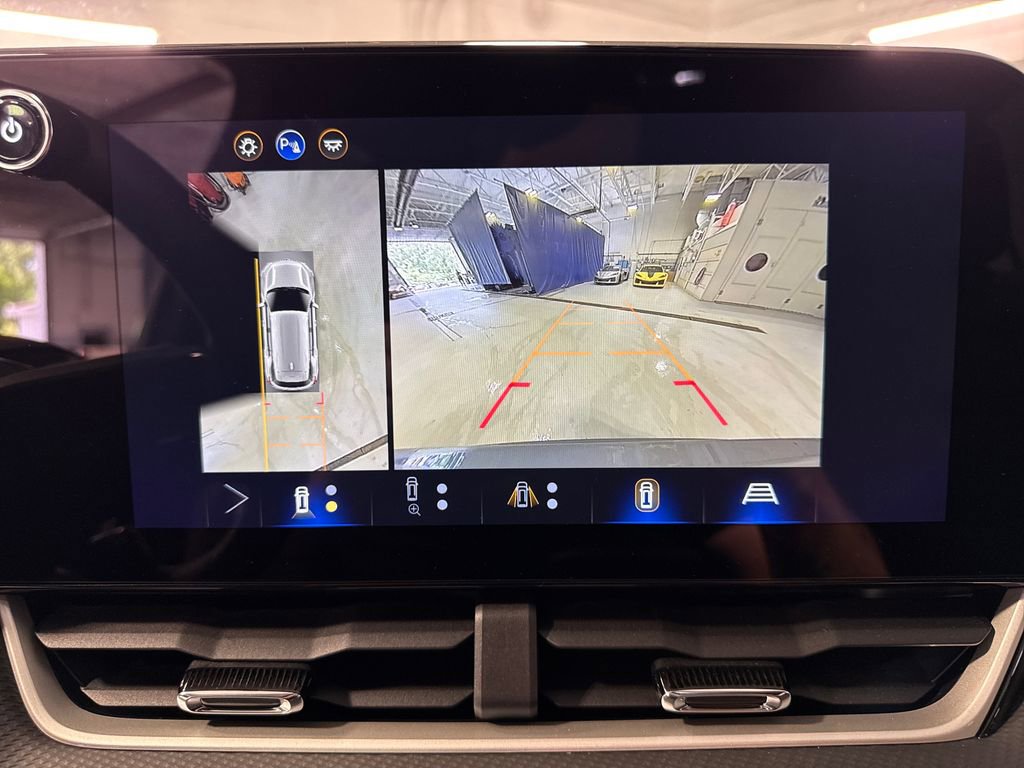New 2026 Chevrolet Equinox LT w/ Convenience Package II FWD image 16