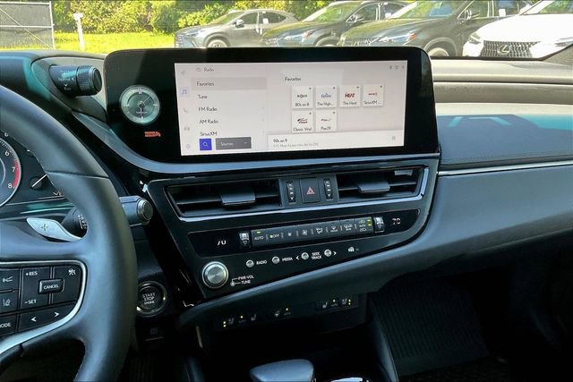 Certified 2023 Lexus ES 350 w/ Premium Package FWD image 9