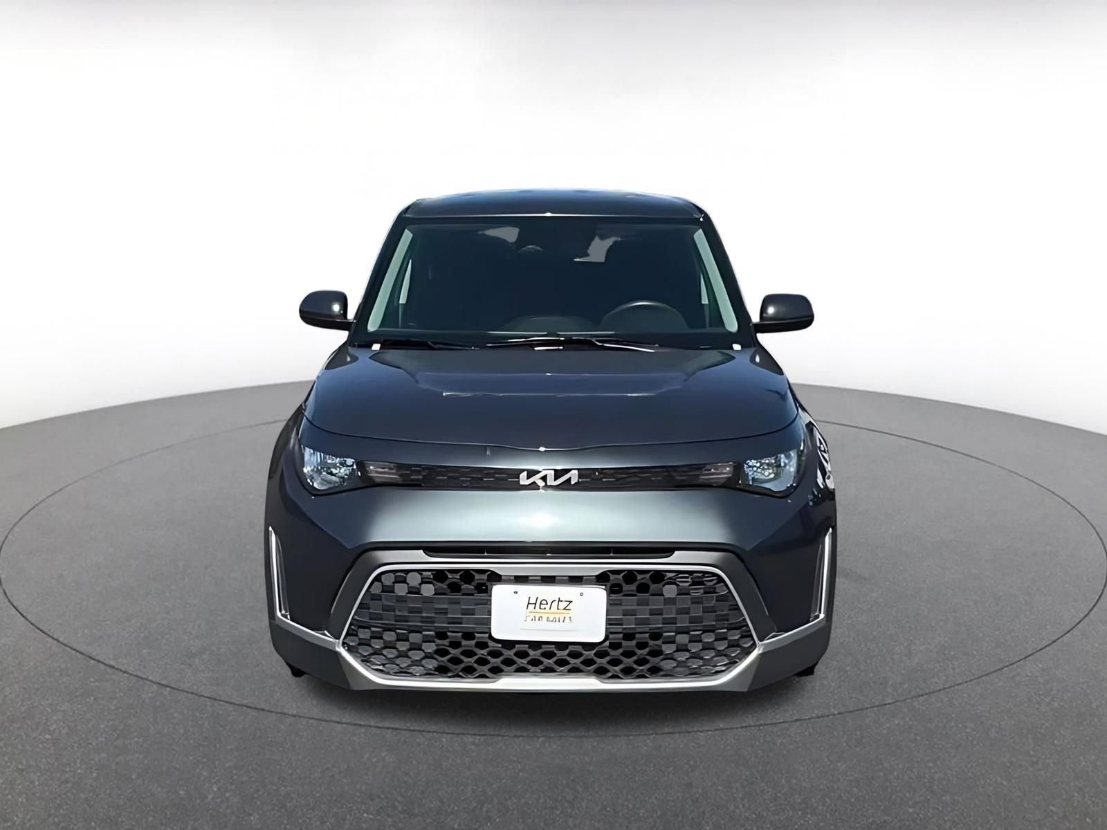 Used 2025 Kia Soul LX w/ LX Technology Package FWD image 4