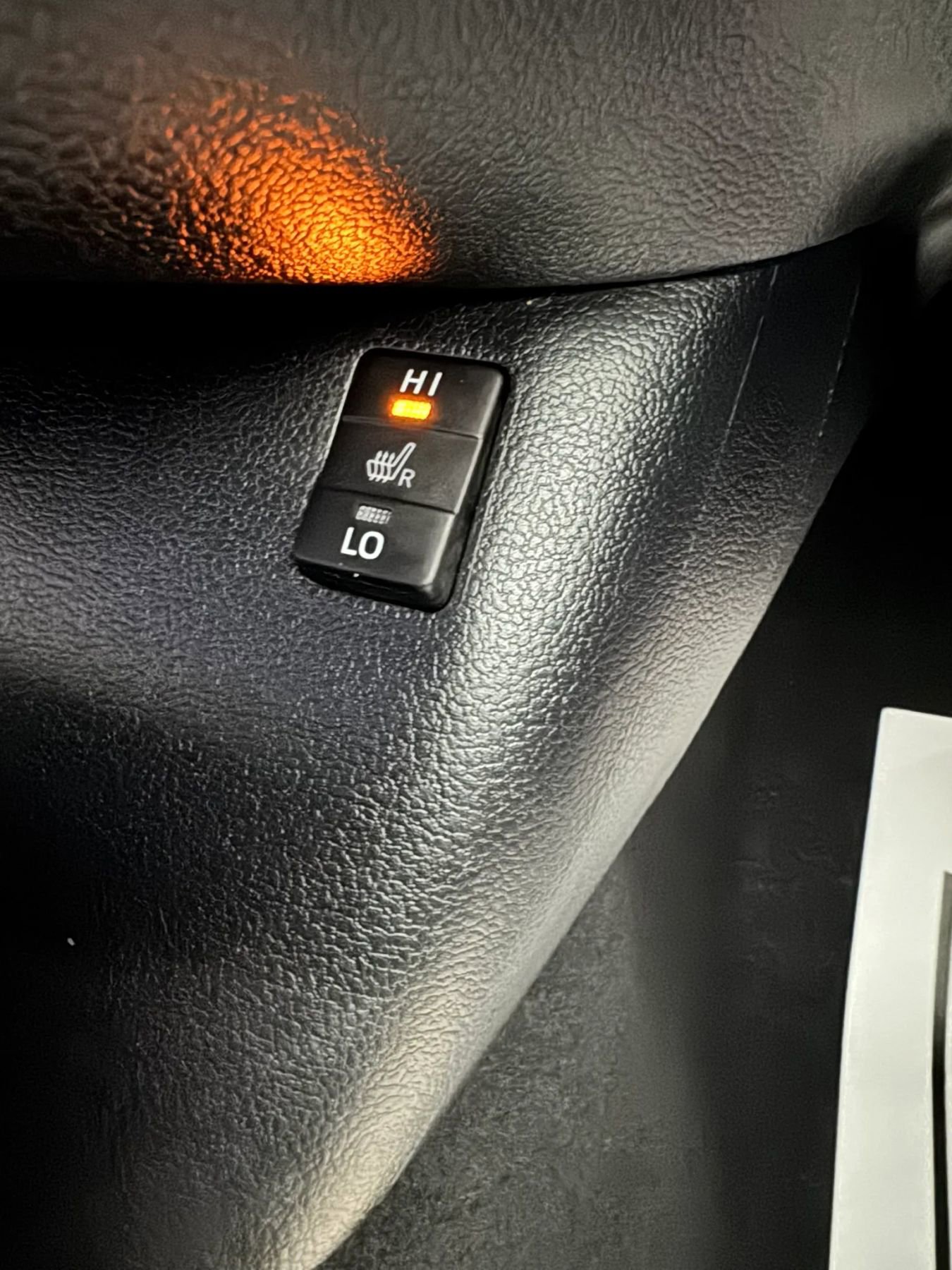 Used 2018 Toyota Prius Prime Advanced image 30