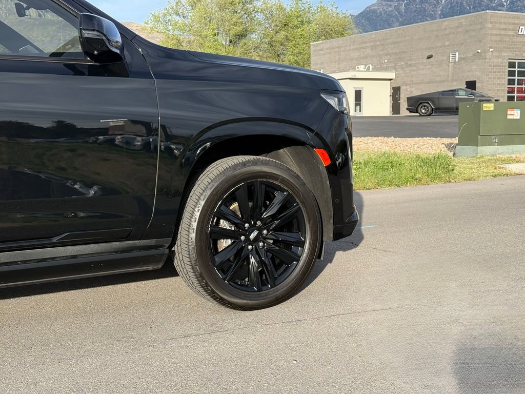 Used 2022 Cadillac Escalade Sport Platinum AWD/4WD image 4
