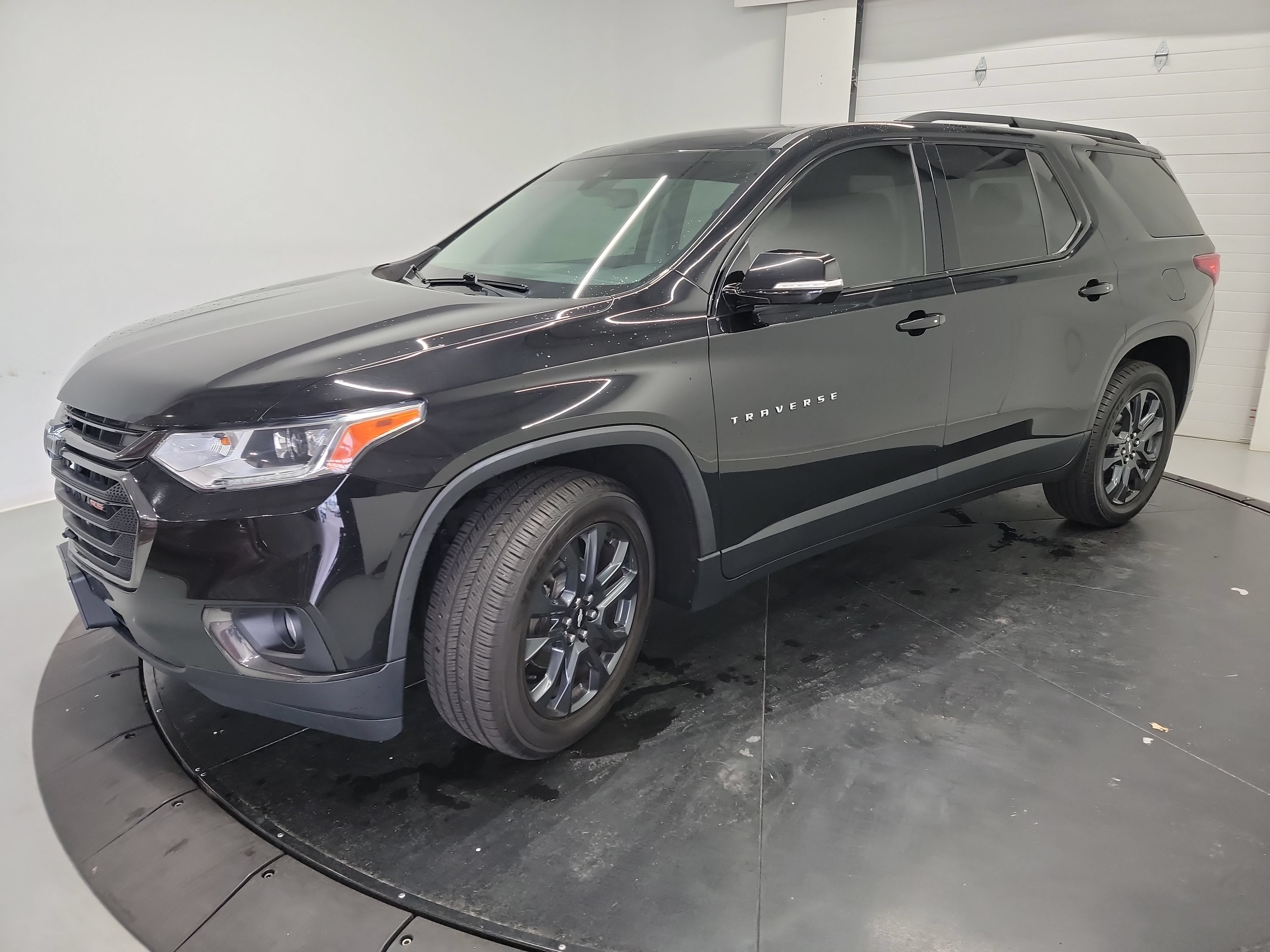 Used 2020 Chevrolet Traverse RS FWD image 3
