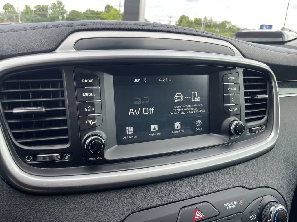 Used 2019 Kia Sorento AWD image 11