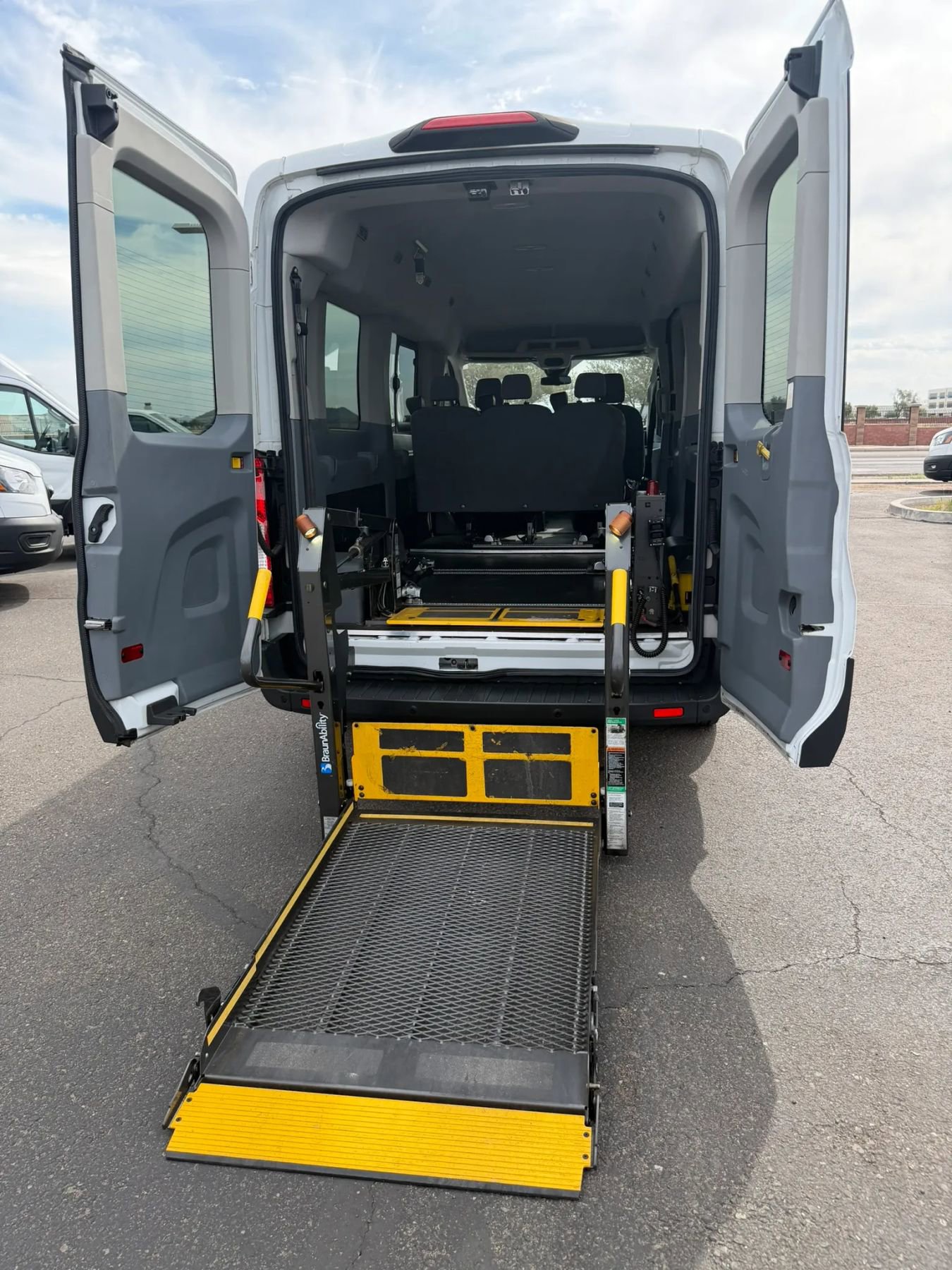 Used 2018 Ford Transit 350 XL image 12