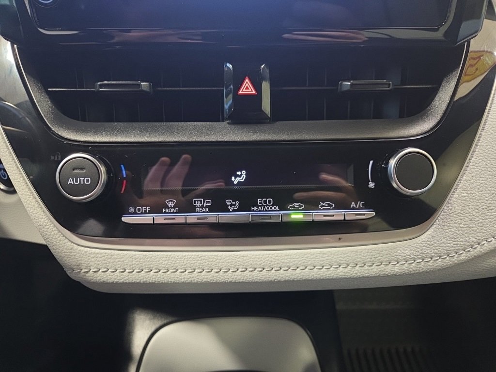 Used 2023 Toyota Corolla SE image 26