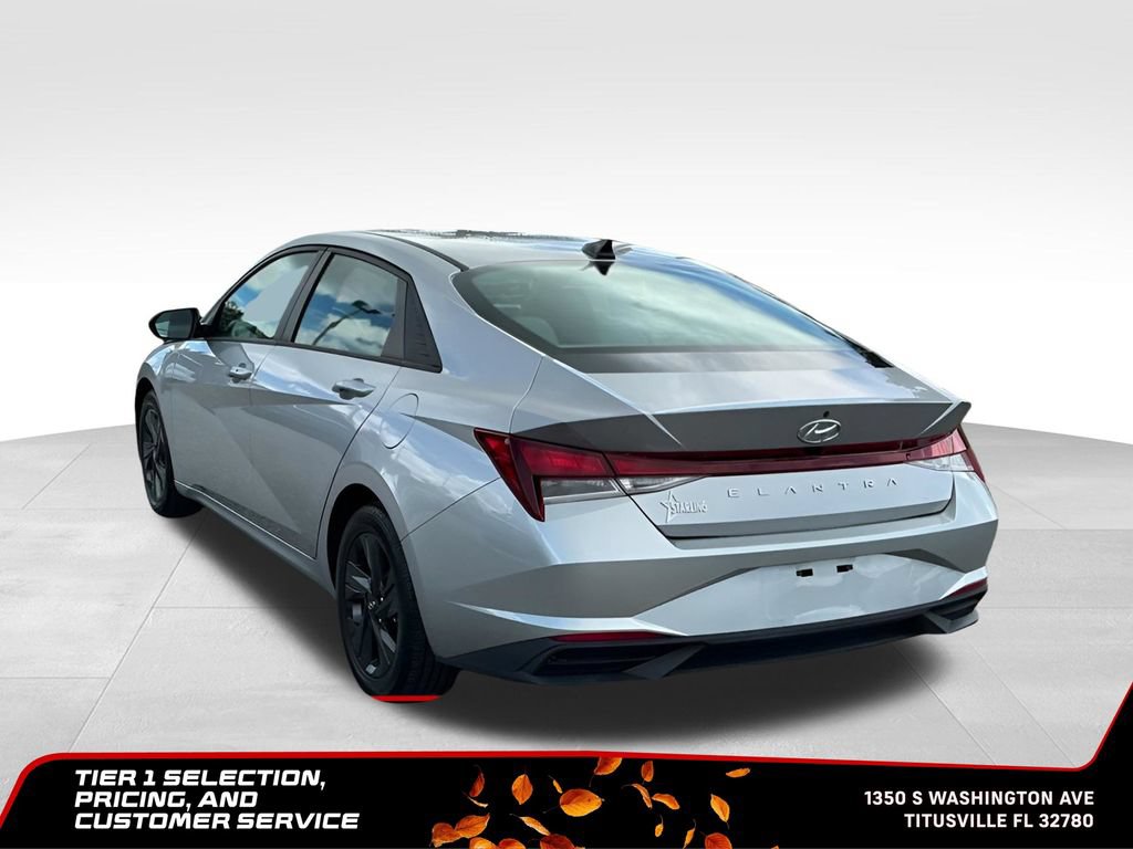 Used 2021 Hyundai Elantra SEL w/ Convenience Package FWD image 4