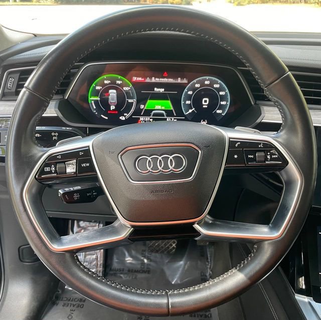 Used 2021 Audi e-tron Premium w/ Convenience Plus Package image 21