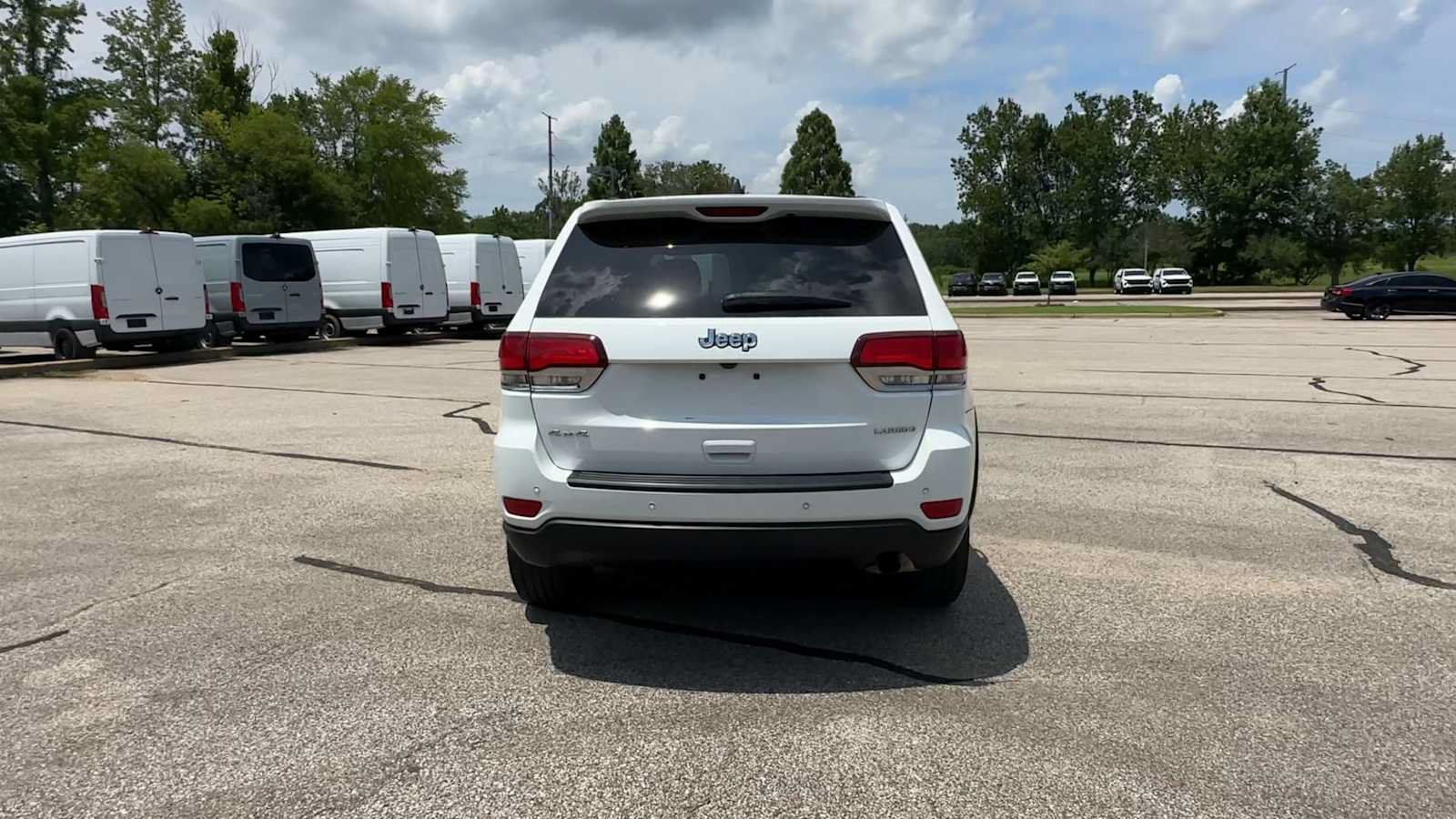 Used 2022 Jeep Grand Cherokee Laredo E w/ Security & Convenience Group AWD/4WD image 7