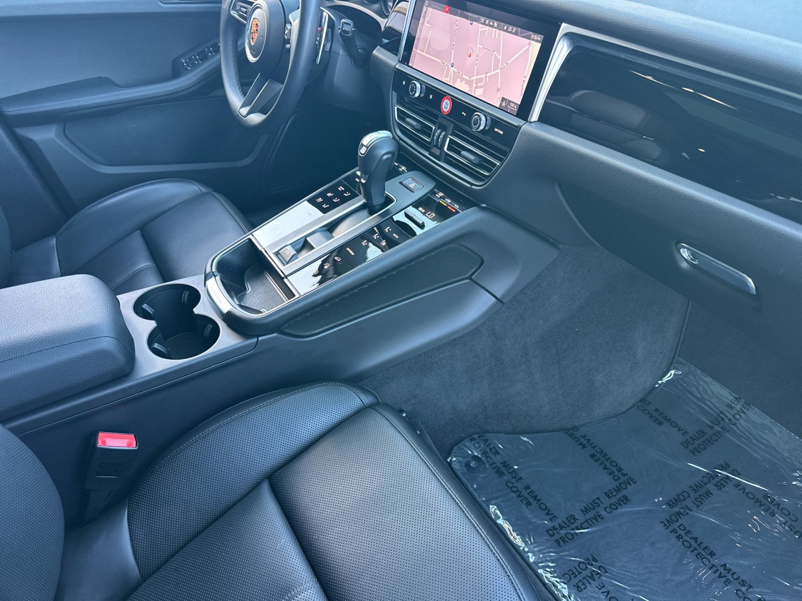 Used 2026 Porsche Macan AWD/4WD image 28