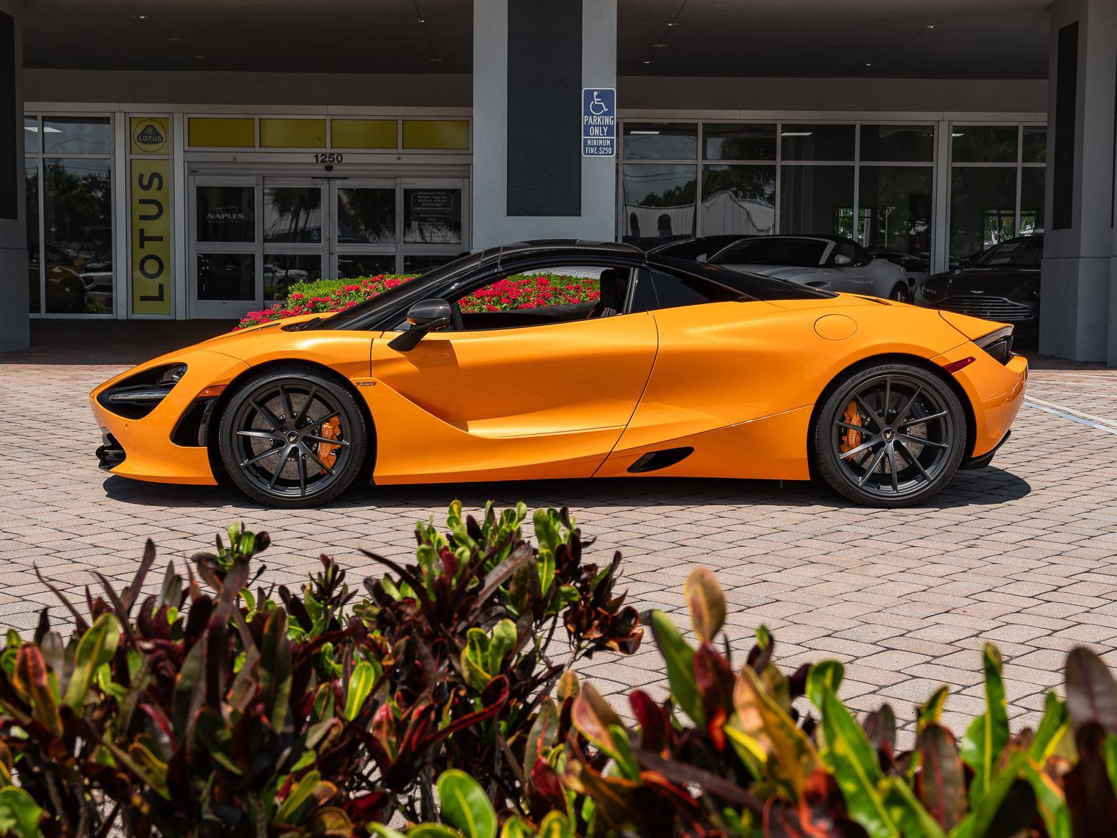 Used 2022 McLaren 720S Performance RWD image 29
