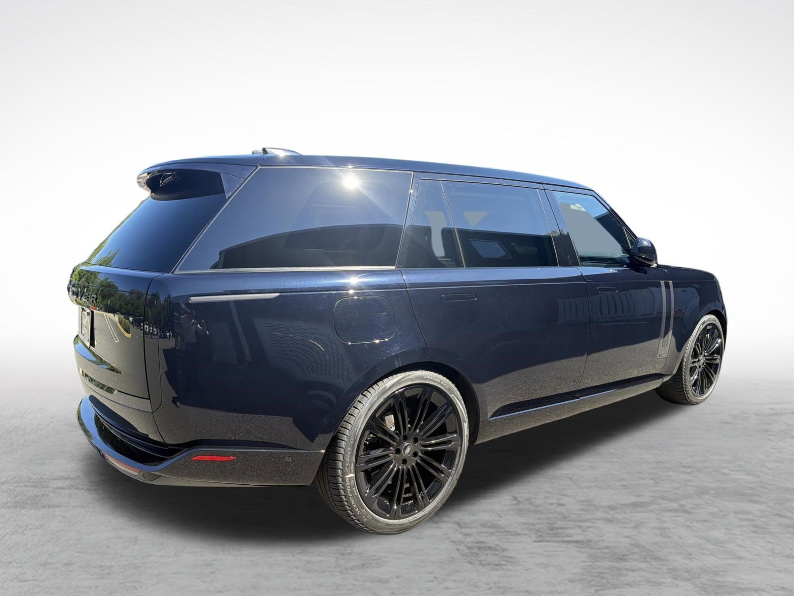Used 2024 Land Rover Range Rover Long Wheelbase Autobiography AWD/4WD image 11