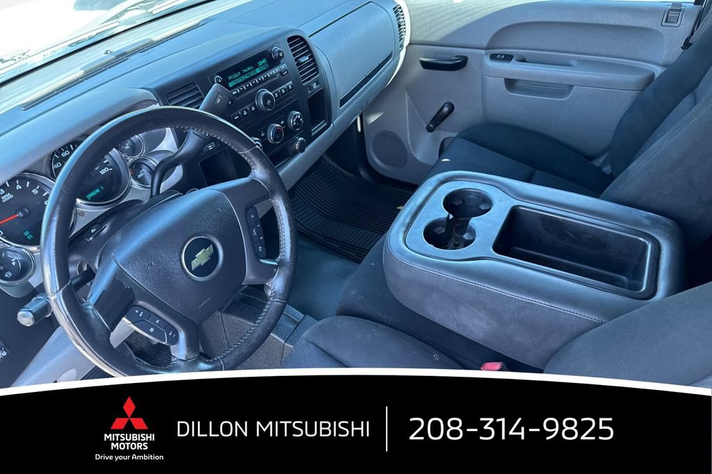 Used 2014 Chevrolet Silverado 2500 W/T AWD/4WD image 4