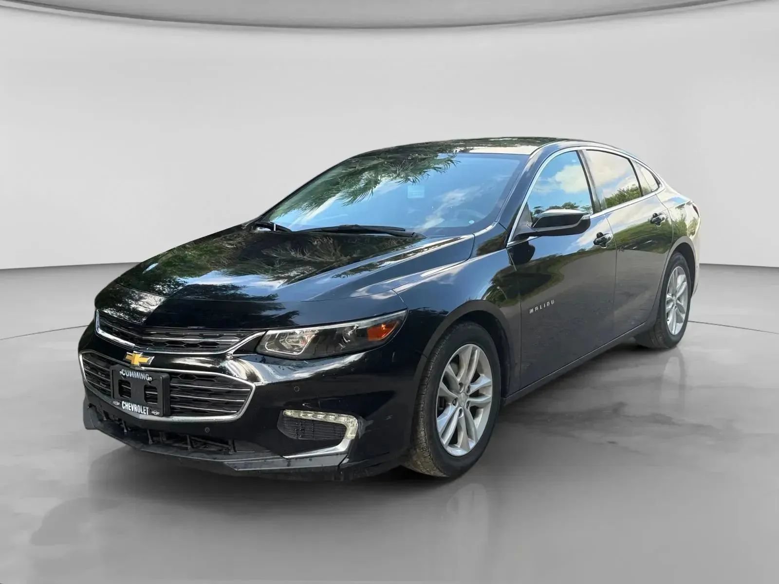 Used 2018 Chevrolet Malibu LT w/ Driver Confidence Package FWD image 1