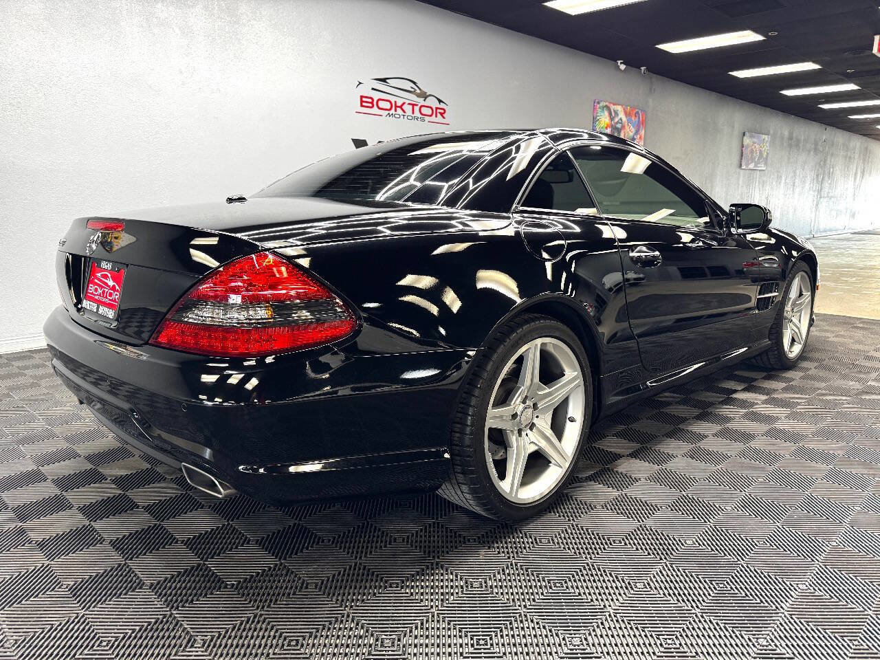 Used 2011 Mercedes-Benz SL 550 image 21