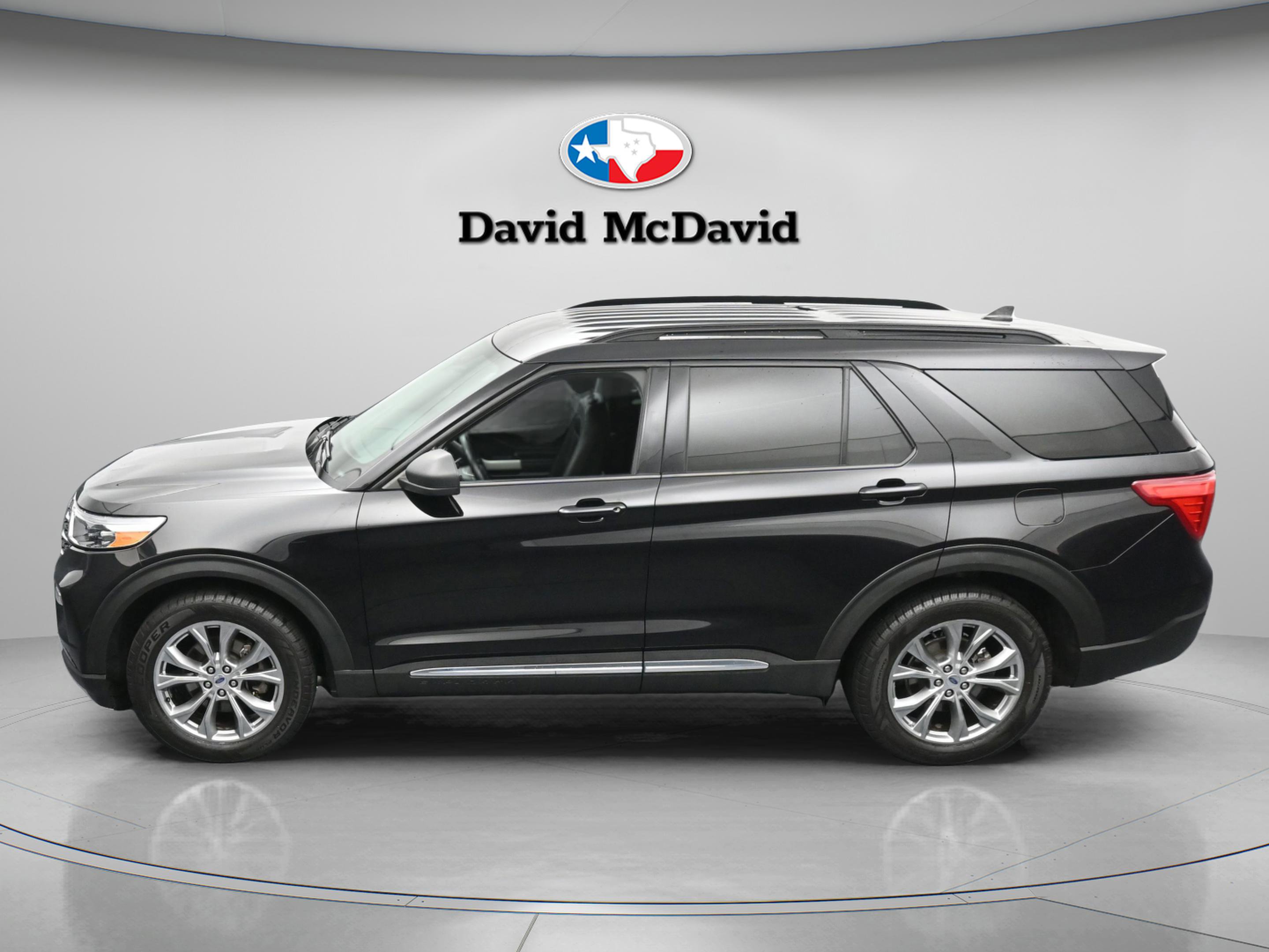 Used 2021 Ford Explorer XLT w/ Equipment Group 202A RWD image 37