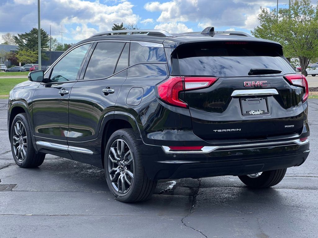 Used 2023 GMC Terrain Denali w/ Black Diamond Edition AWD/4WD image 12
