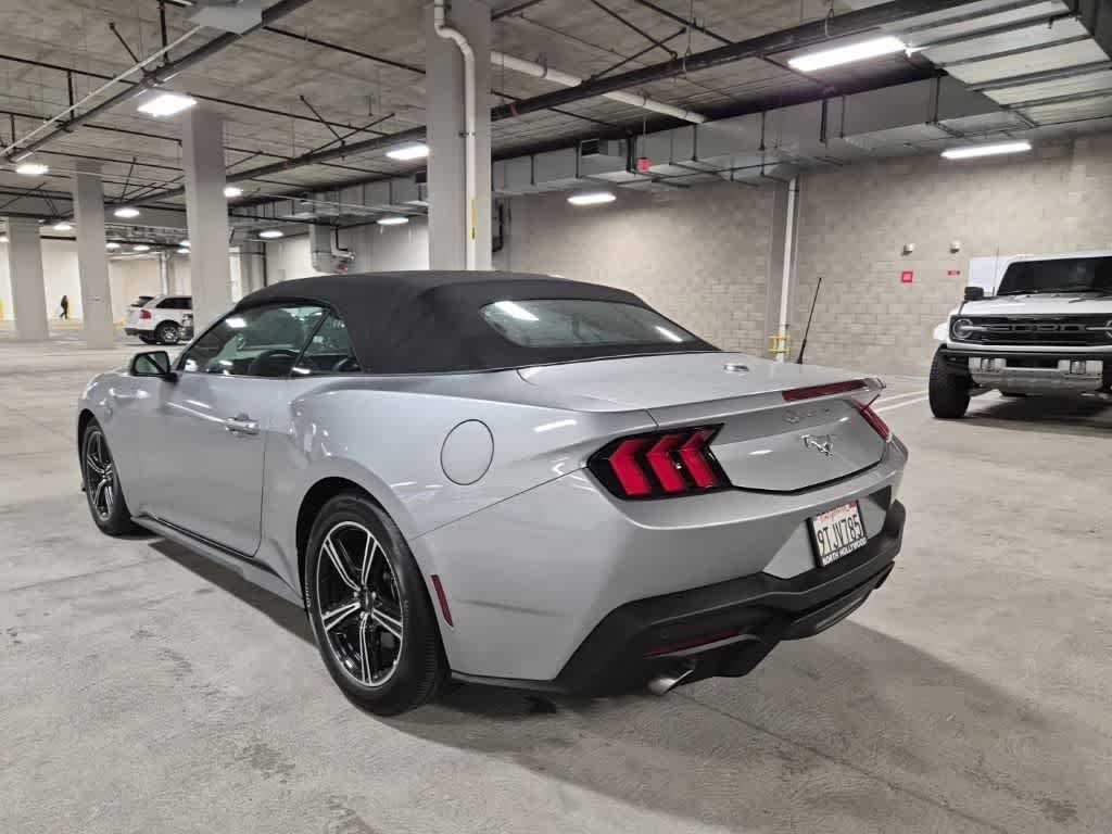 Used 2025 Ford Mustang Convertible RWD image 7