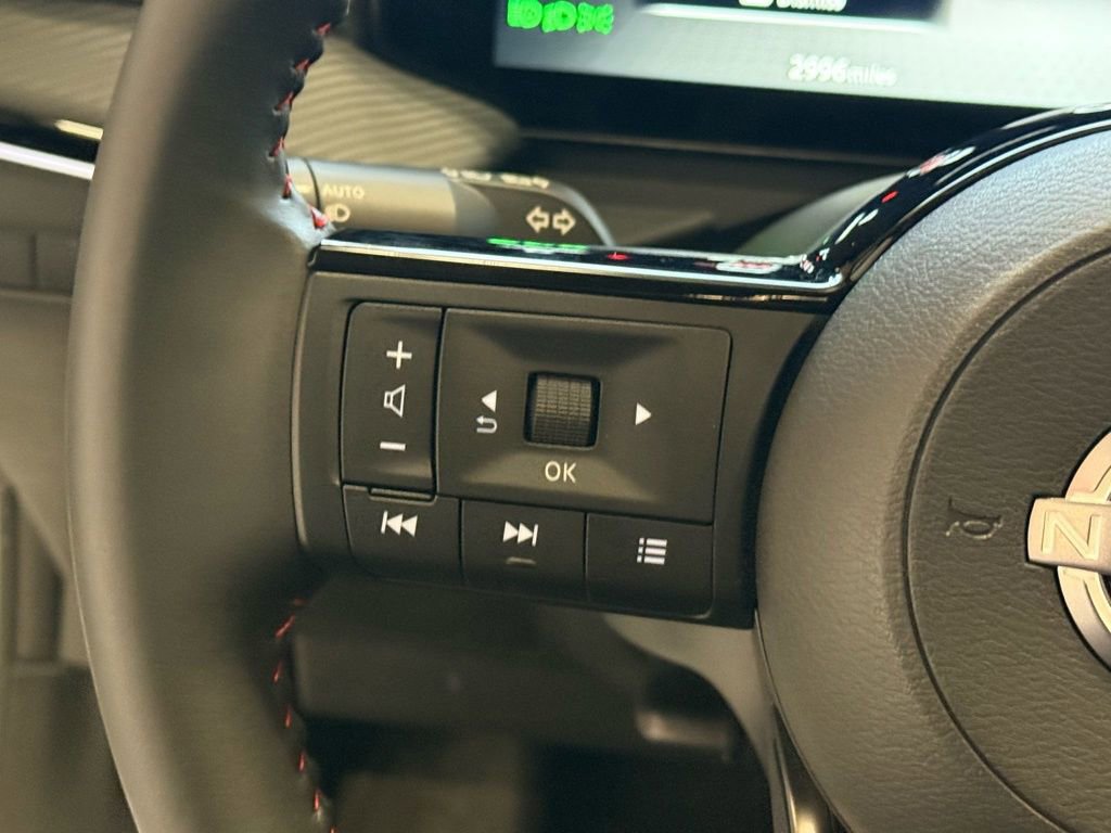 Used 2025 Nissan Kicks SR image 27