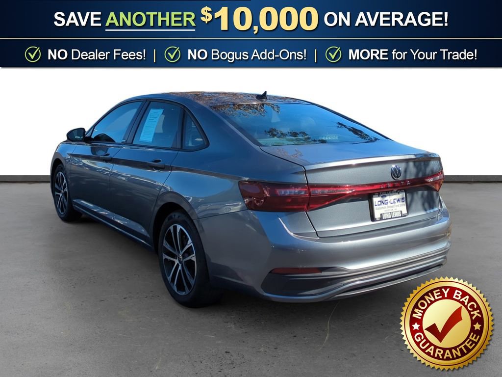 Used 2025 Volkswagen Jetta Sport image 4