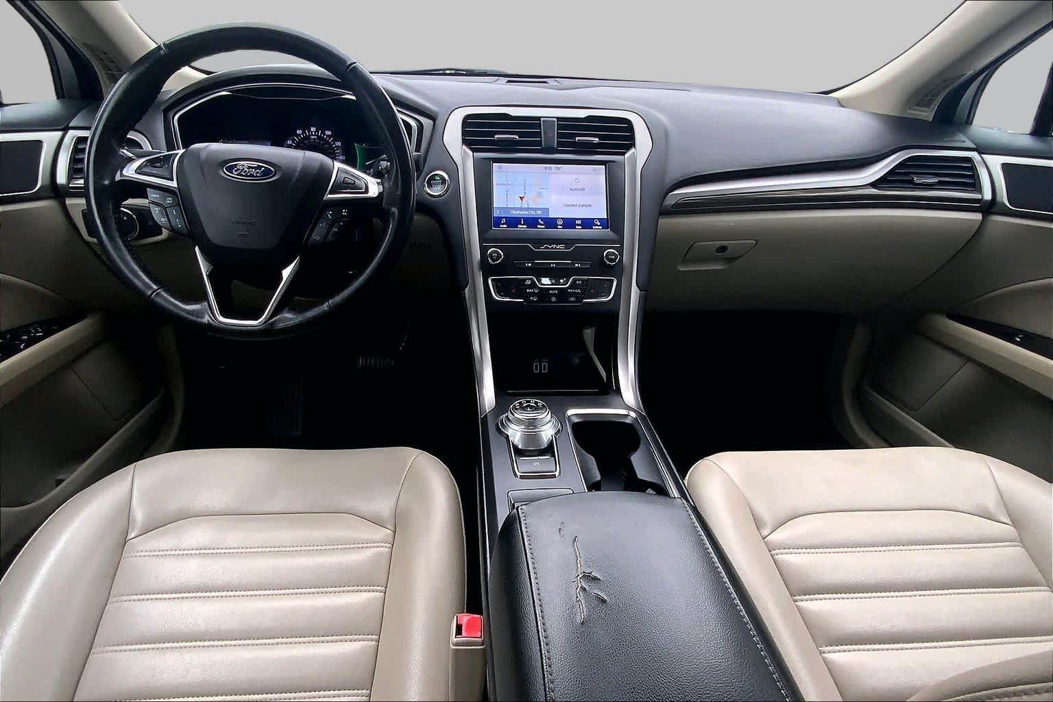 Used 2020 Ford Fusion SEL FWD image 16