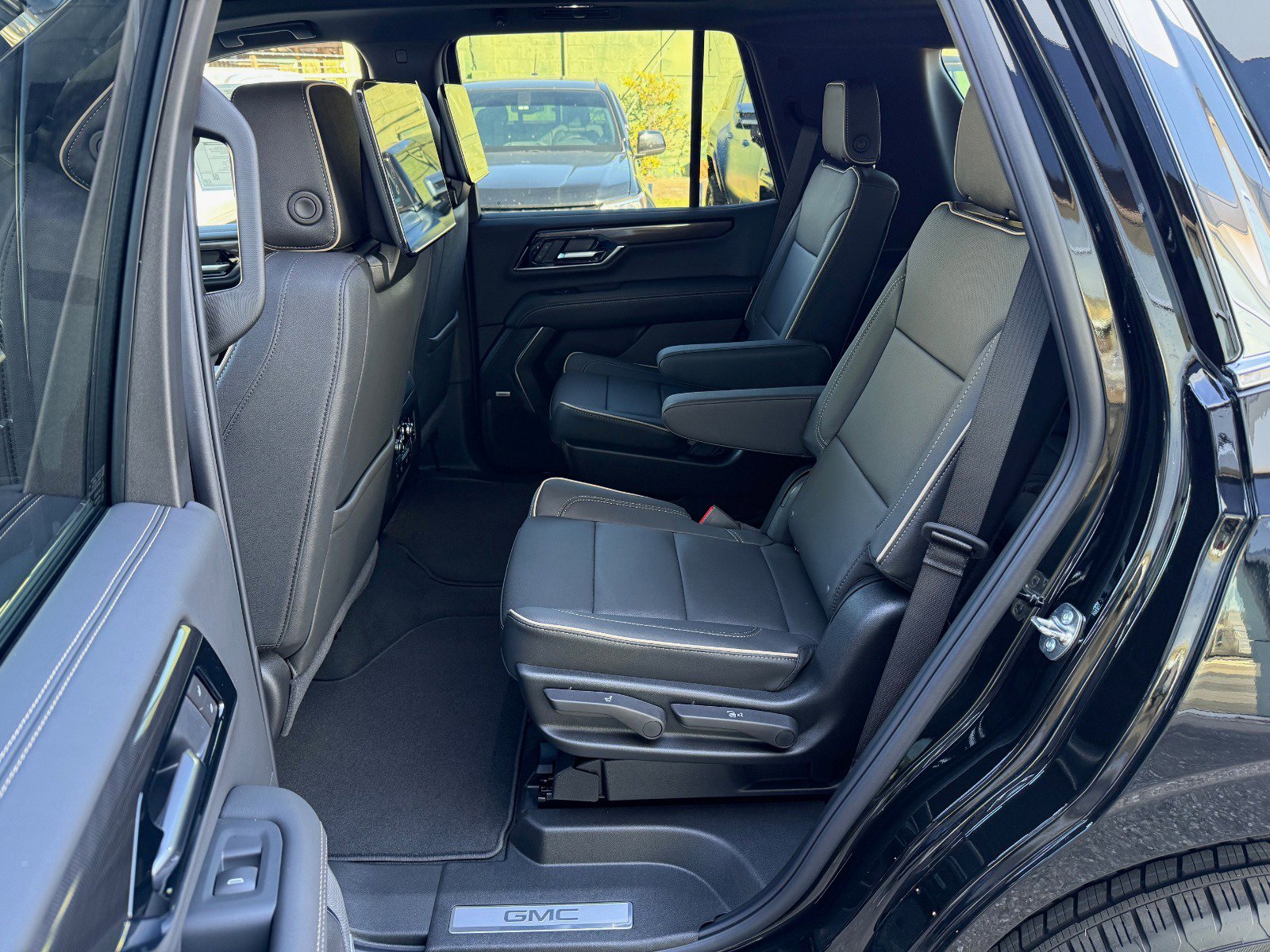 New 2026 GMC Yukon Elevation w/ Elevation Premium Package image 13