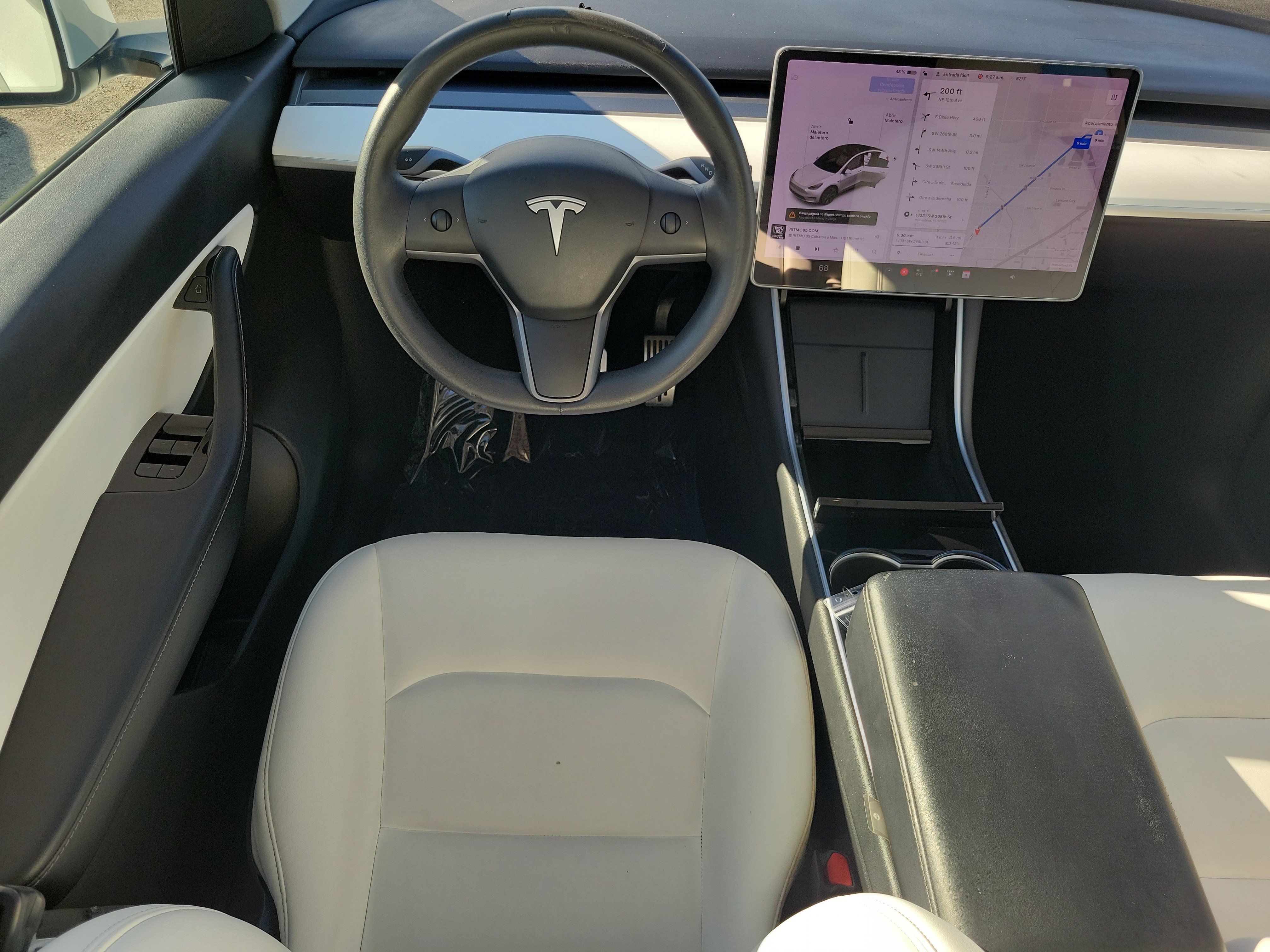 Used 2021 Tesla Model Y Long Range AWD/4WD image 18