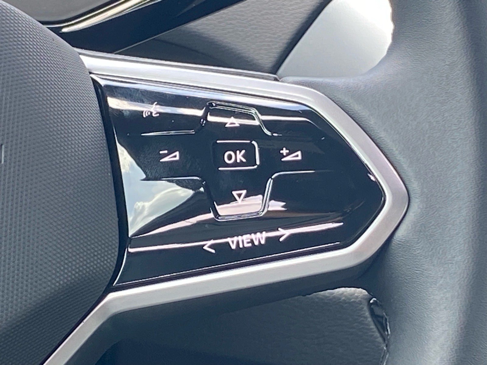 Certified 2023 Volkswagen ID.4 Pro RWD image 9