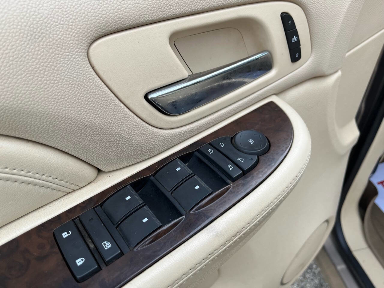 Used 2007 Cadillac Escalade AWD w/ Climate Package image 20