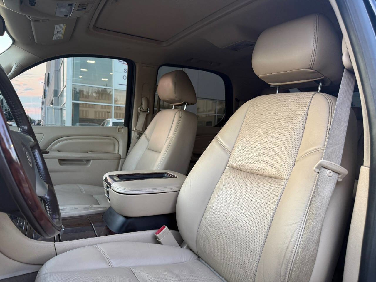 Used 2012 Cadillac Escalade Luxury image 20