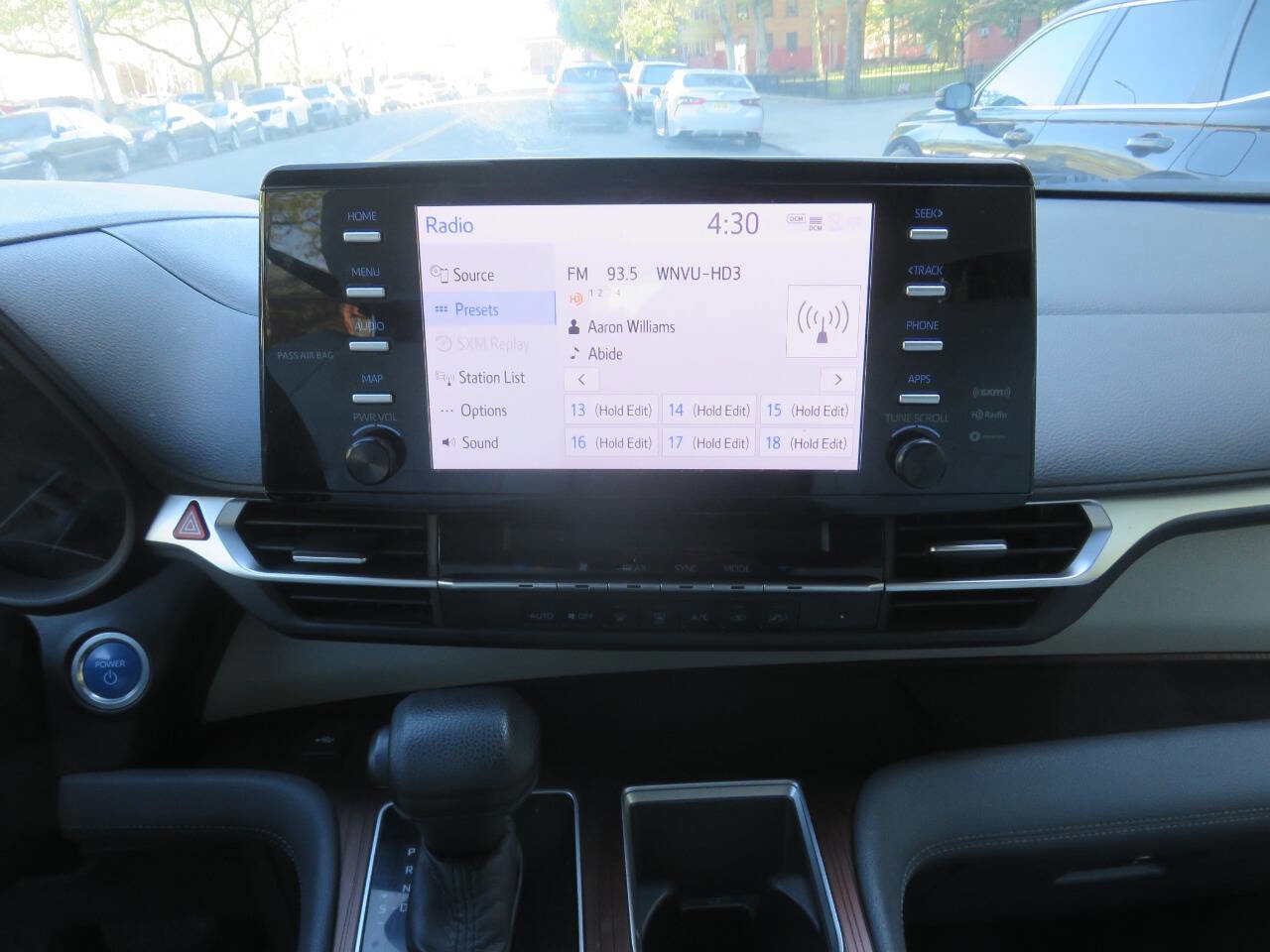 Used 2022 Toyota Sienna LE AWD/4WD image 16