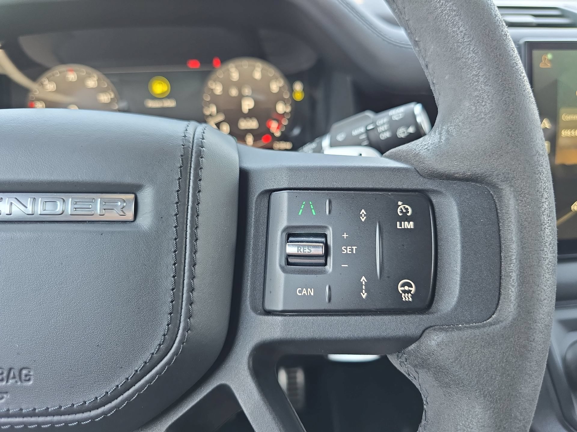 Used 2023 Land Rover Defender 110 V8 AWD/4WD image 18