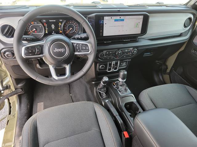 Used 2026 Jeep Wrangler Unlimited Sahara AWD/4WD image 14