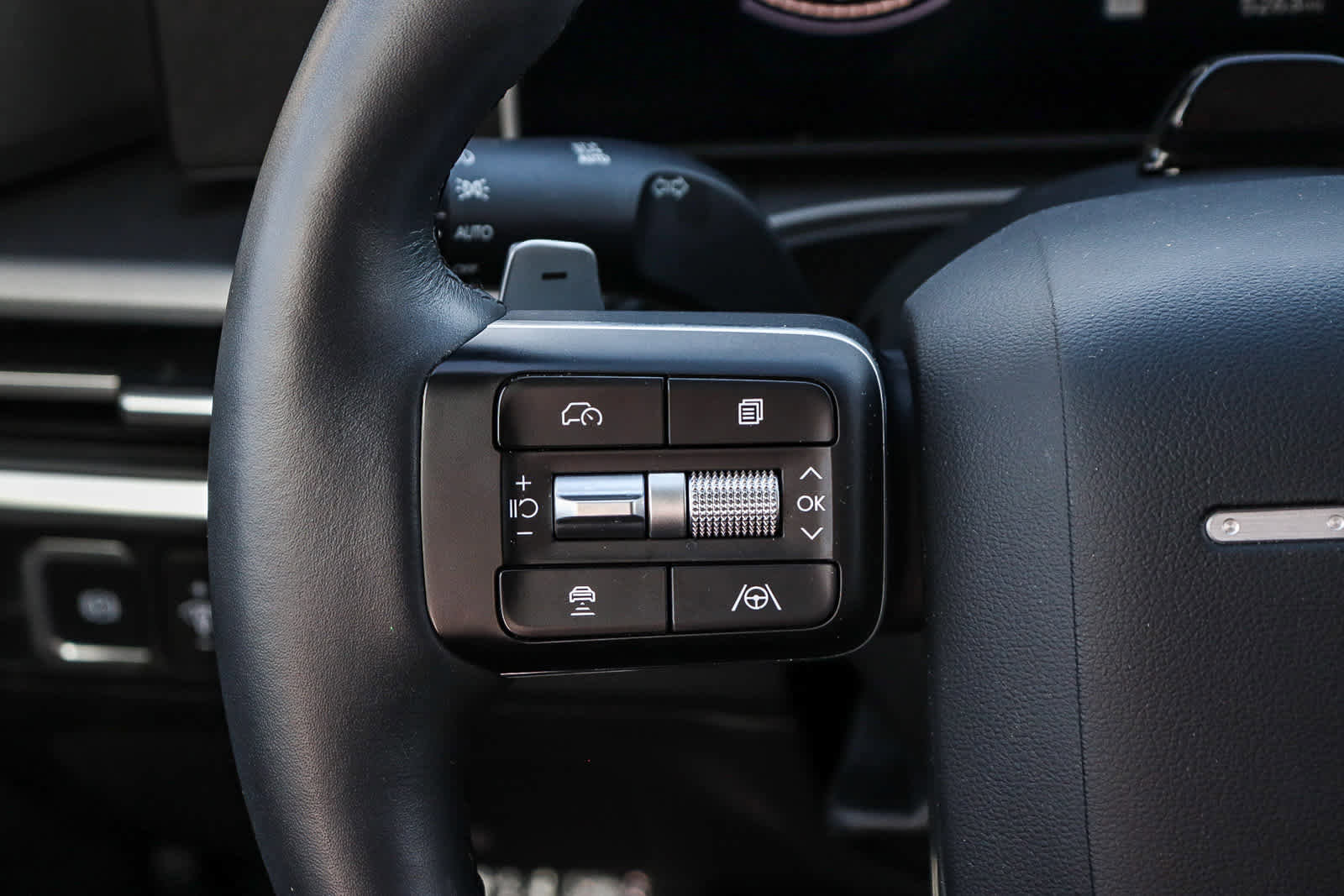 Used 2025 Hyundai Santa Fe SEL image 17