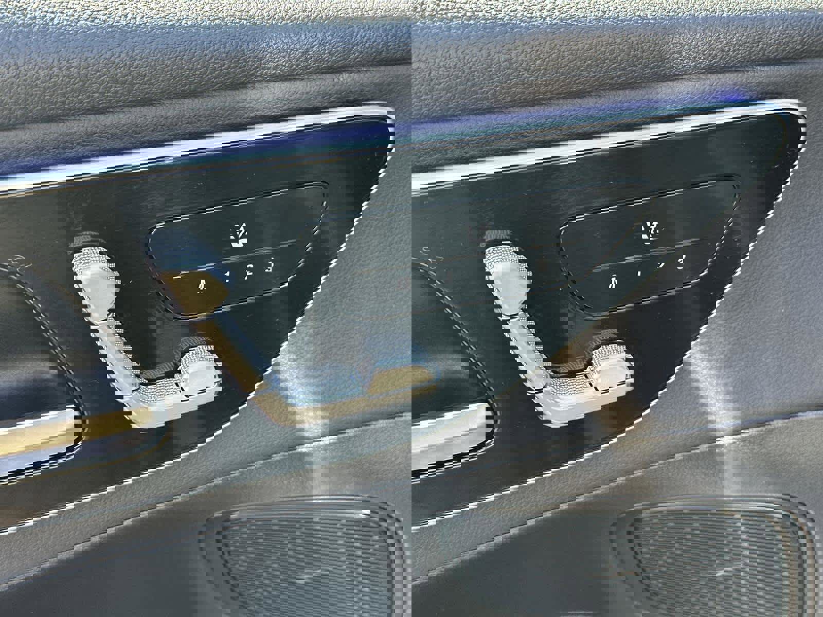 Used 2025 Mercedes-Benz GLC 300 image 21