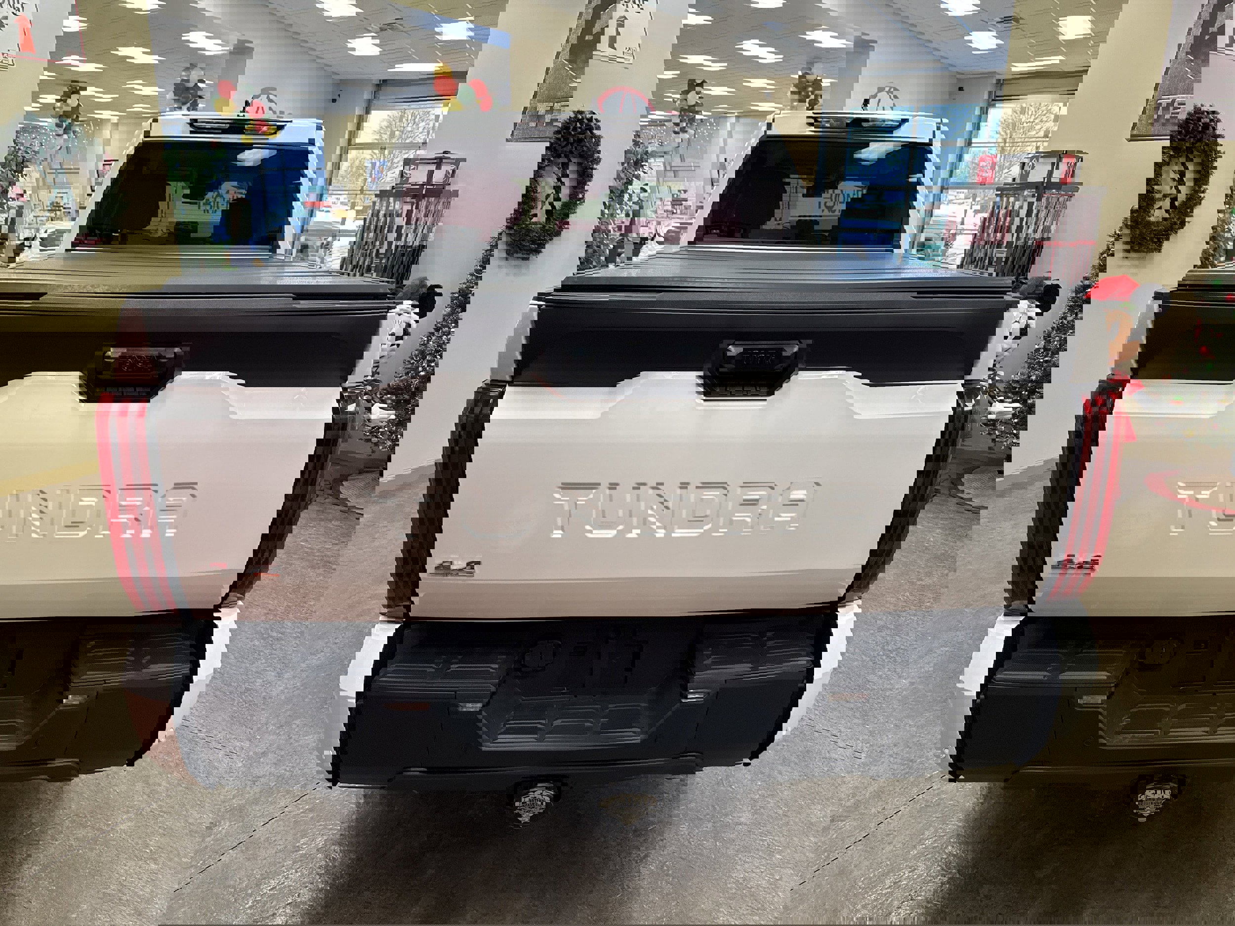 Used 2022 Toyota Tundra SR5 image 9