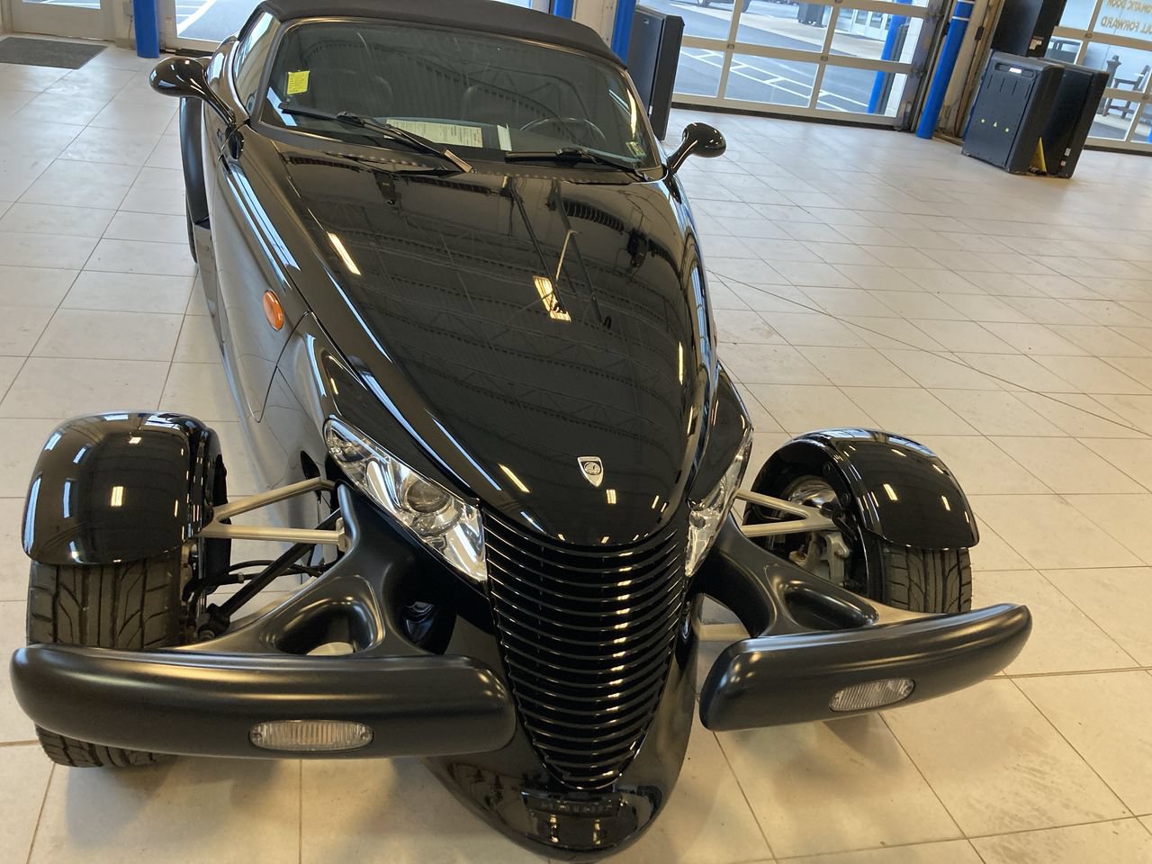 Used 2000 Plymouth Prowler RWD video 2