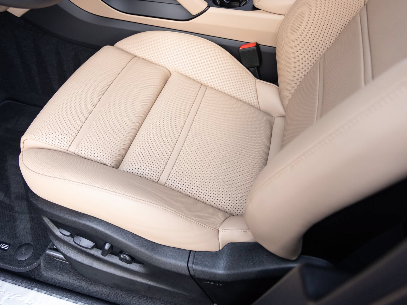 New 2026 Porsche Cayenne S AWD/4WD image 23
