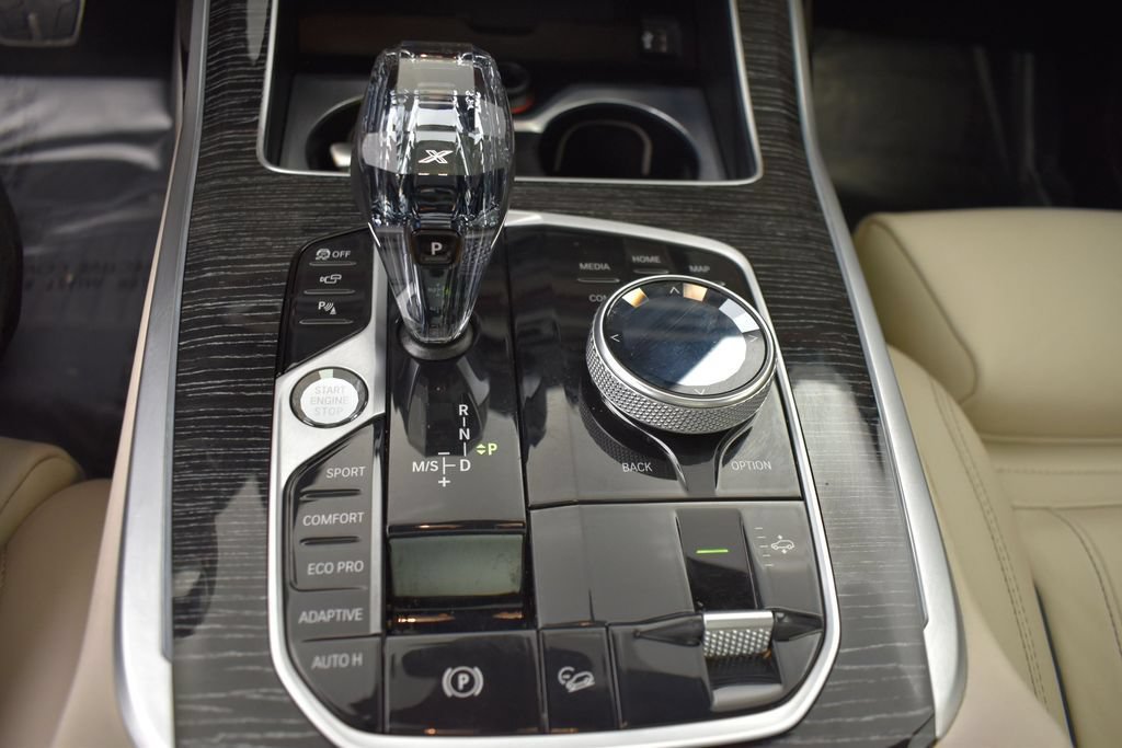 Used 2022 BMW X7 xDrive40i w/ M Sport Package AWD/4WD image 8