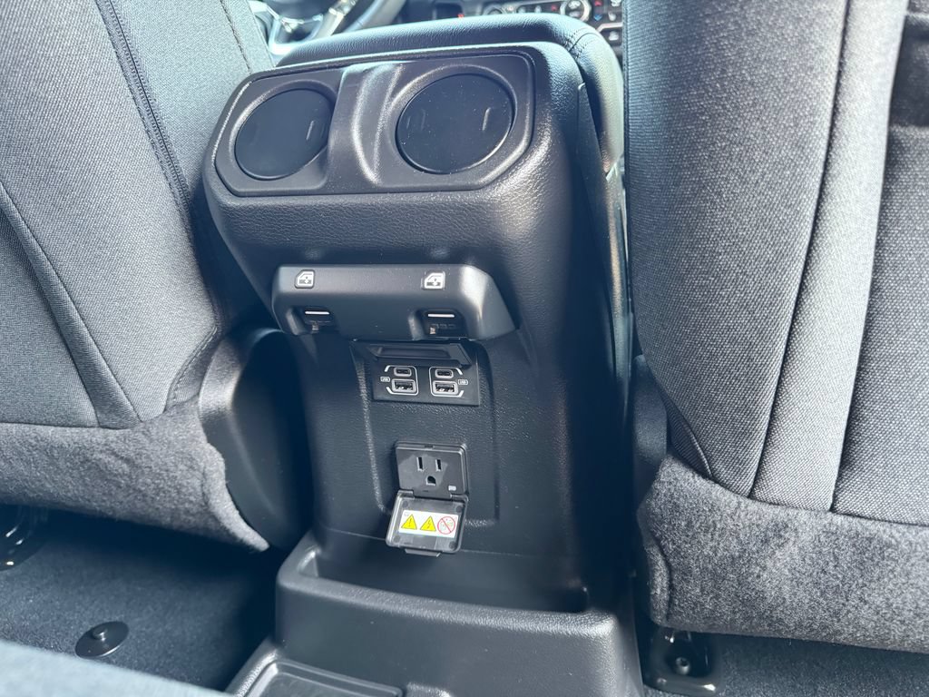 Used 2024 Jeep Wrangler Unlimited Sahara w/ Technology Group AWD/4WD image 15