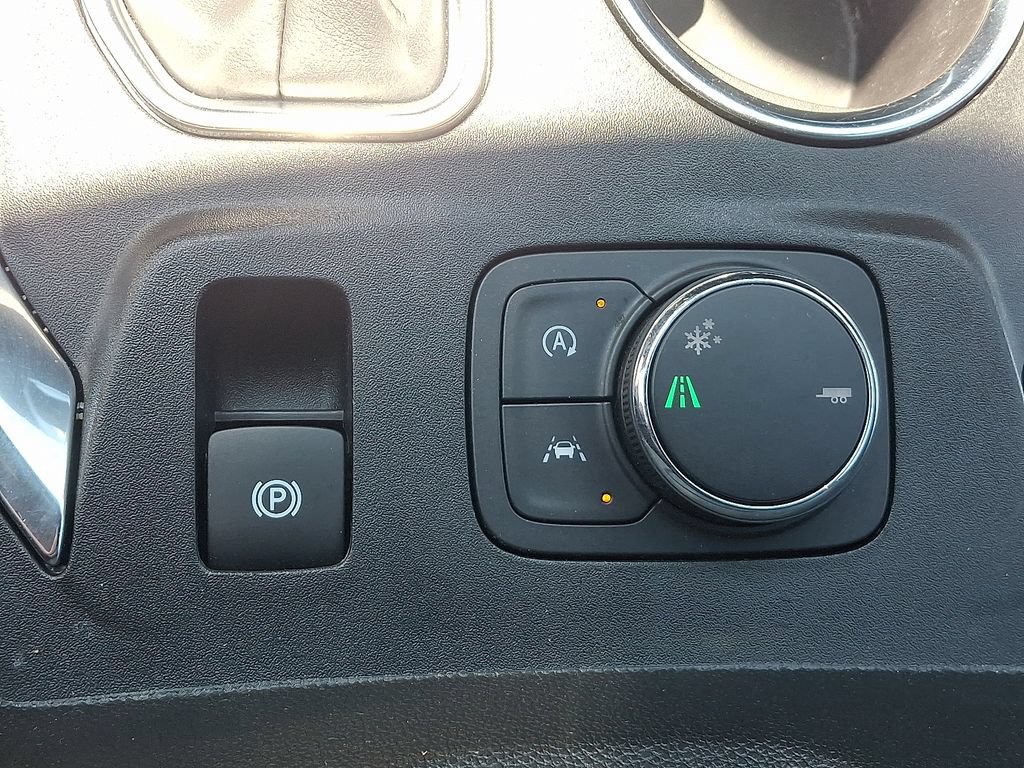Certified 2023 Chevrolet Traverse LT FWD image 27