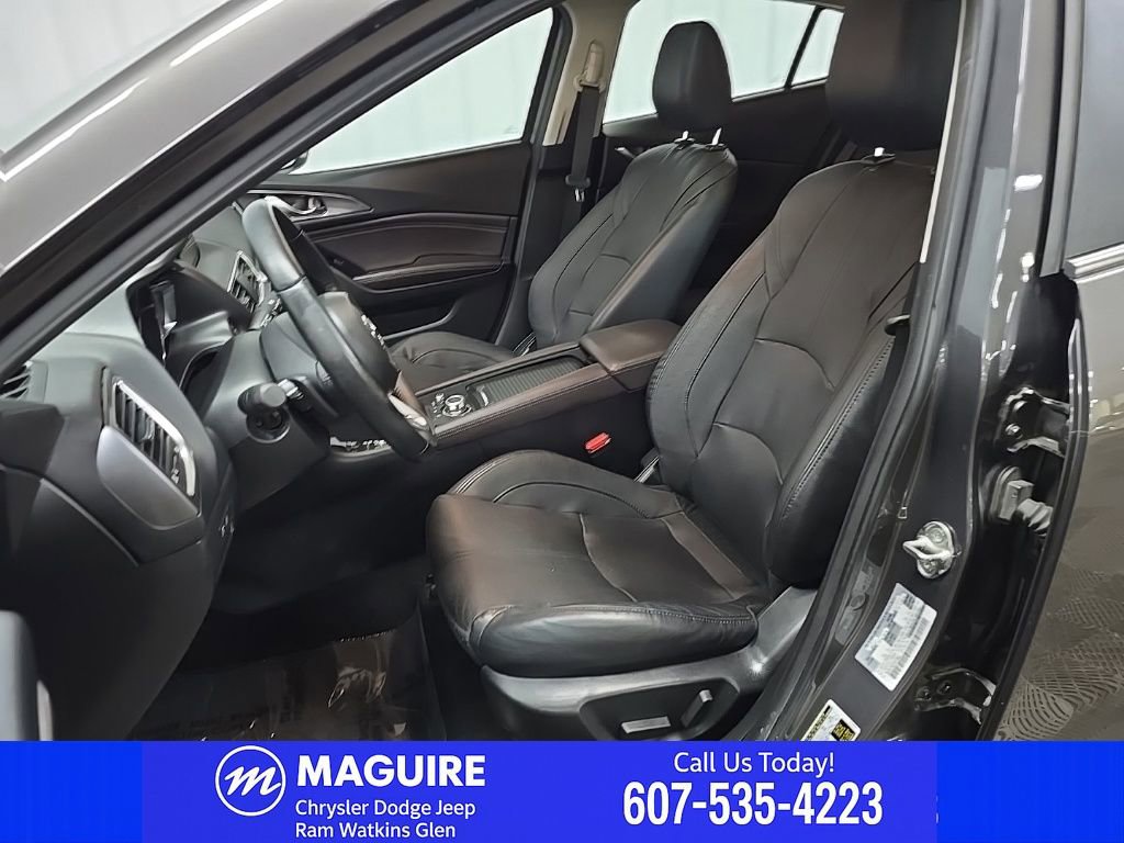 Used 2017 MAZDA MAZDA3 Grand Touring w/ Premium Equipment Package FWD image 33