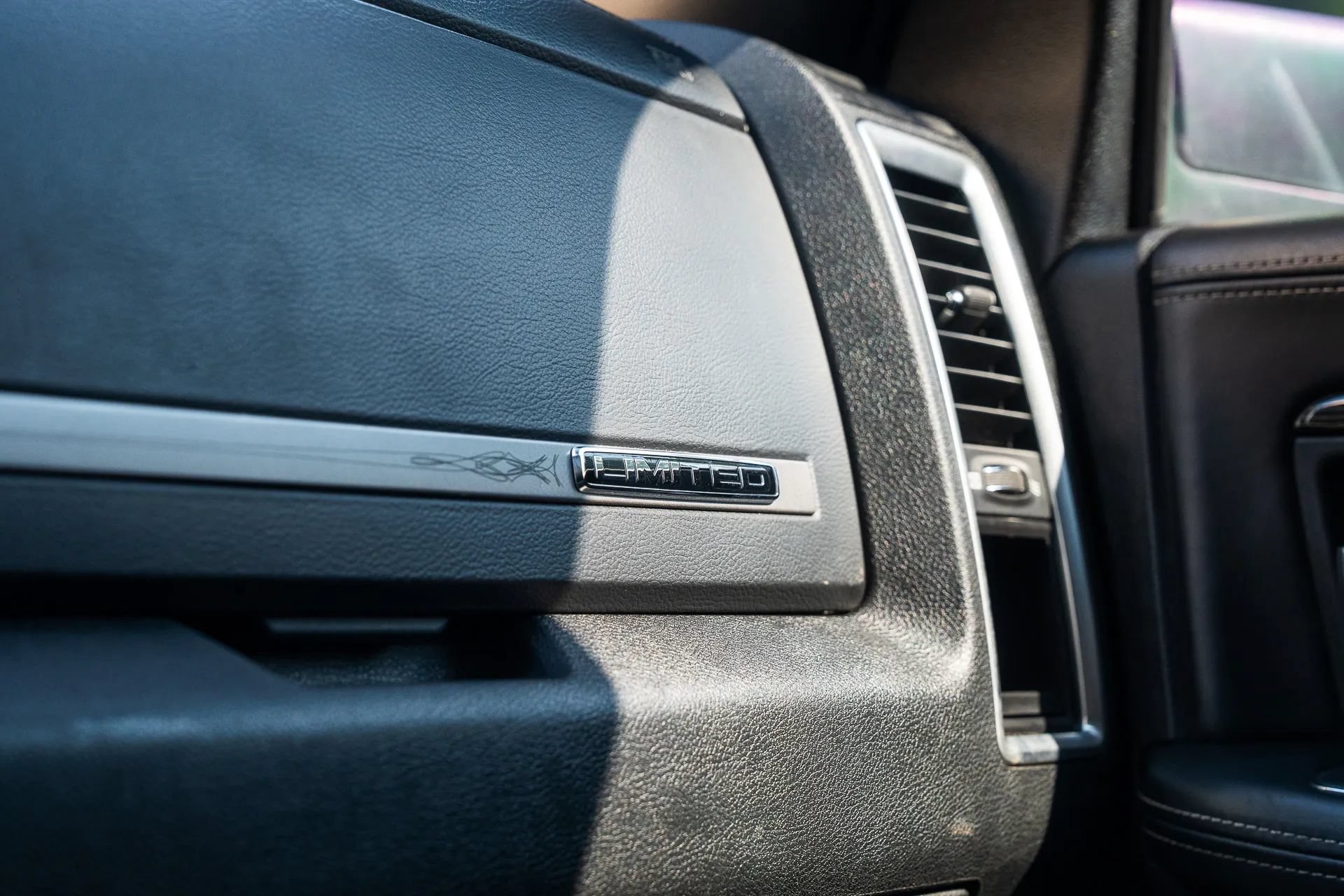 Used 2018 RAM 2500 Limited AWD/4WD image 30
