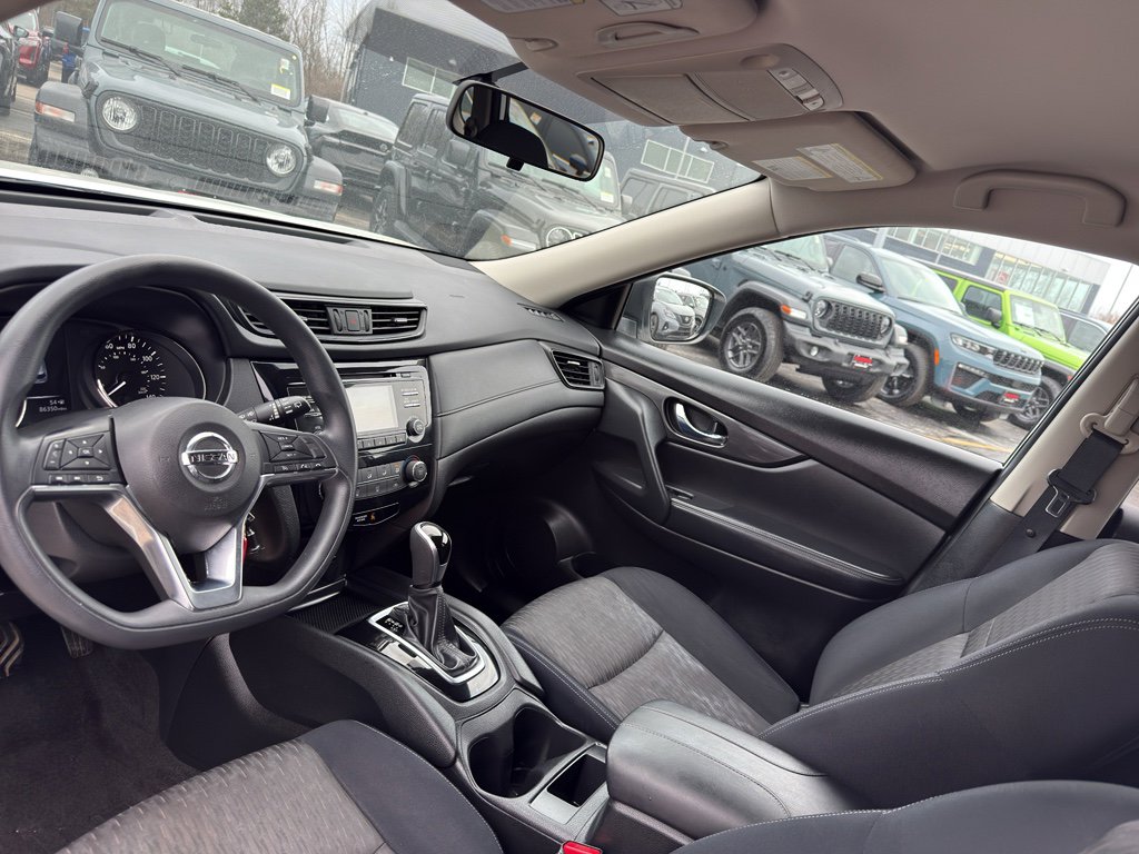 Used 2017 Nissan Rogue S w/ S Appearance Package image 25