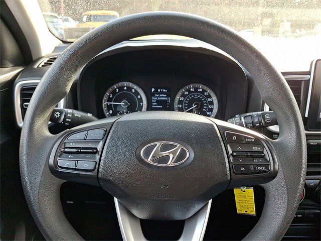 Used 2022 Hyundai Venue SE image 18
