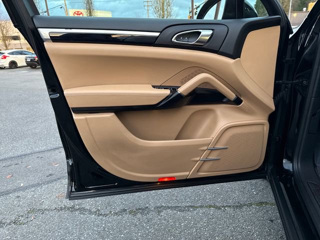 Used 2016 Porsche Cayenne image 16