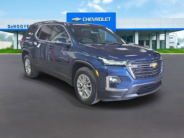 Used 2023 Chevrolet Traverse LT w/ Rear Camera Mirror Package image 7