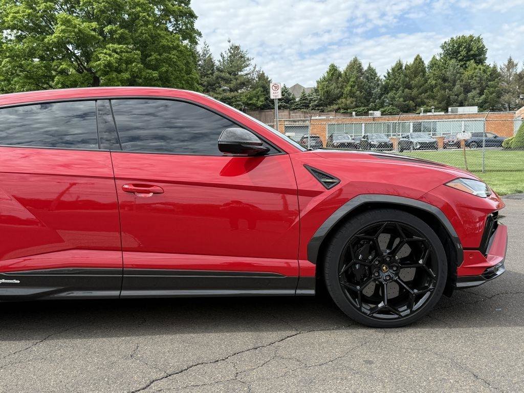 Used 2024 Lamborghini Urus Performante AWD/4WD image 8
