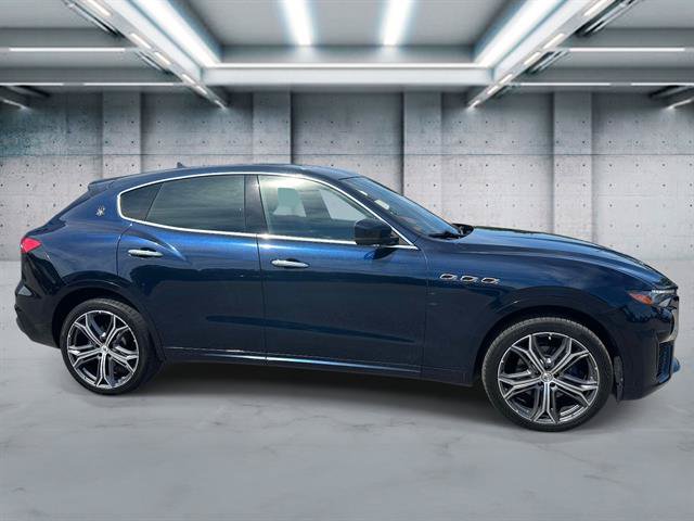 Used 2020 Maserati Levante AWD/4WD image 3