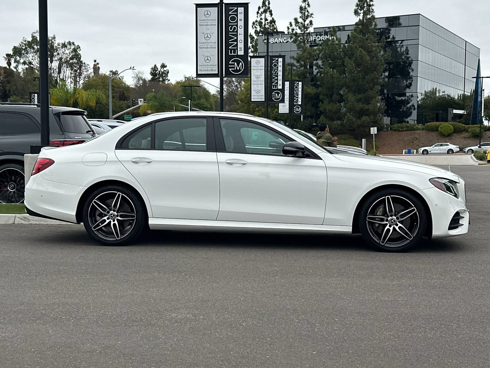 Used 2020 Mercedes-Benz E 450 4MATIC Sedan image 2